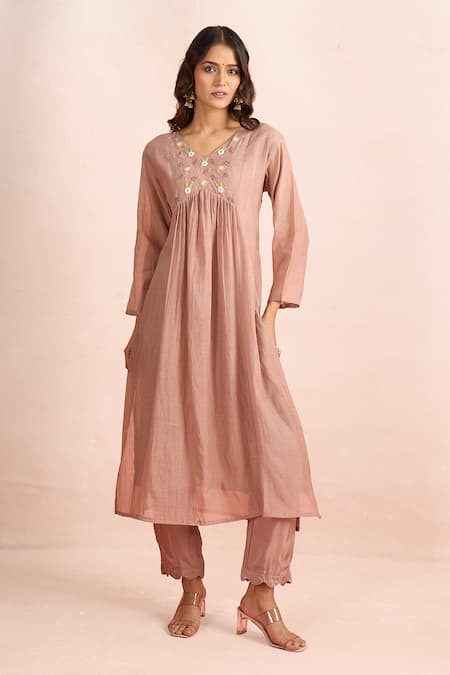 Samyukta Singhania Placed Floret Embroidered Kurta Set