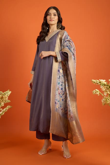 Naintara Bajaj Kurta Set With Floral Print Dupatta 