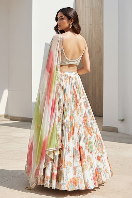 Basanti Kapde aur Koffee Ivory Elysian Embroidered Lehenga Set 