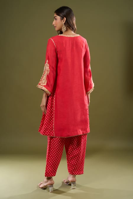 Sheetal Batra Embroidered Kurta Set 