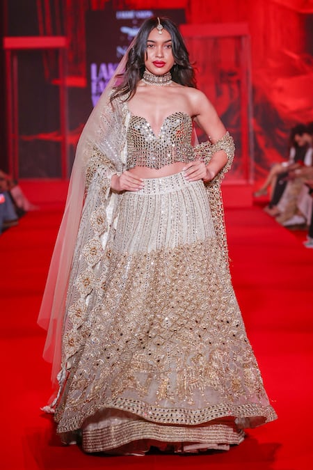 Itrh Rajbaraat Embroidered Lehenga Set With Veil 