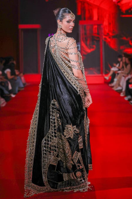 Itrh Maharani Velvet Saree & Bralette Set 