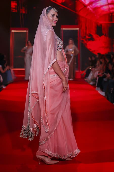 Itrh Padmika Embroidered Saree With Blouse 