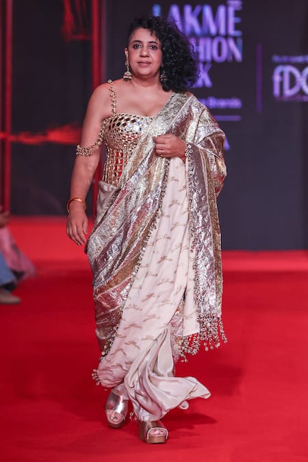 Itrh Tarakini Lampi Saree With Corset Blouse 