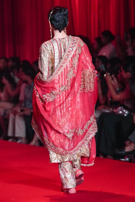 Itrh Suvarna Gota Work Kurta Pant Set 